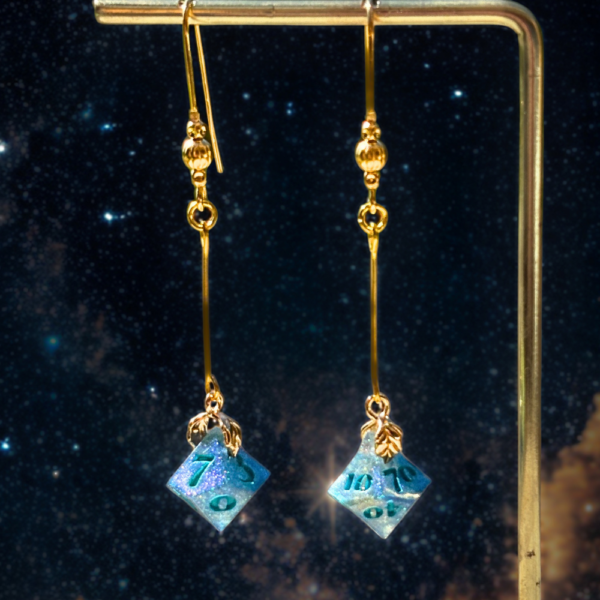 Boucles d'oreilles en dés D10 bleus pailletés, modèle fragments d'Aetheria