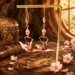 Boucles d’oreilles grues en origami rose et rouge avec un coeur, modèle Izumi roku